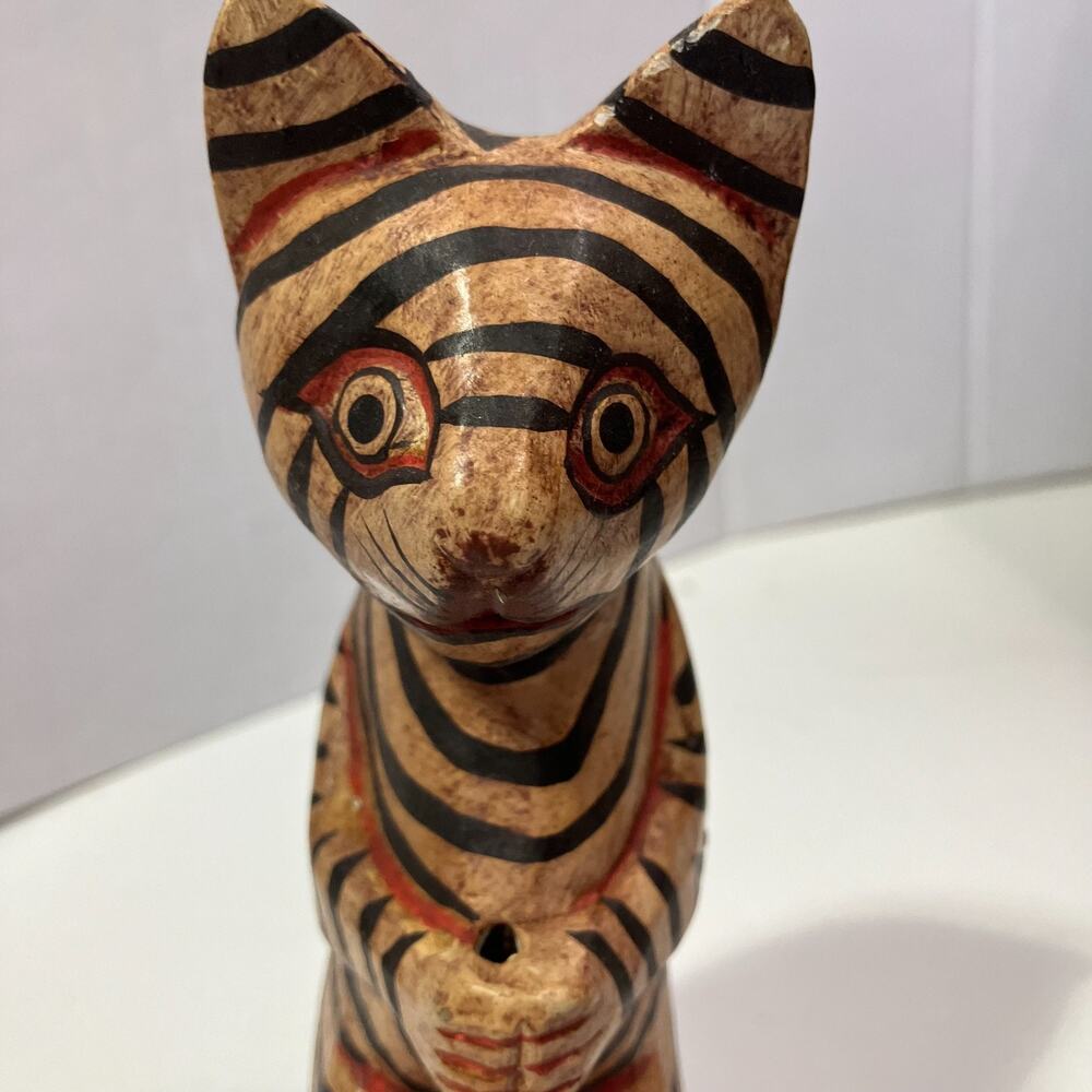 Indonesian Hand Crafted Wooden Cat Figurine DT8099